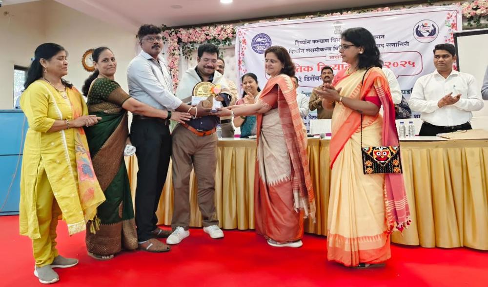 Dhiraj Sathavilkar has been selected as this year’s recipient of Aastha’s Divyang Prerna Award.